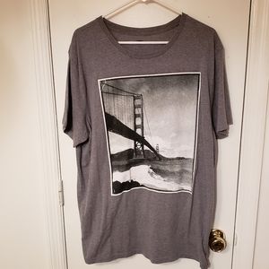 Old Navy grey T-shirt